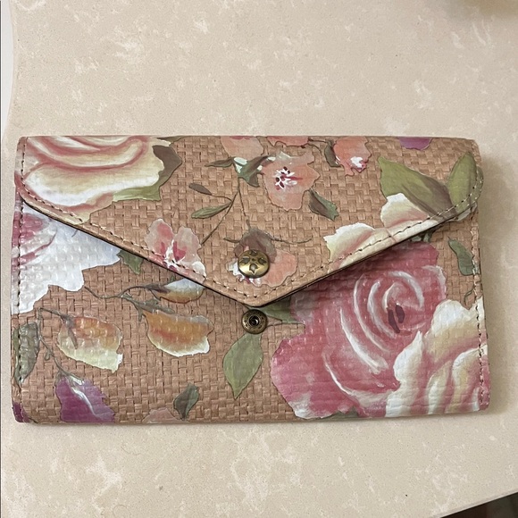Patricia Nash Pink Floral Woven Clutch! It’s a true wallet! Never been used! - Picture 6 of 6